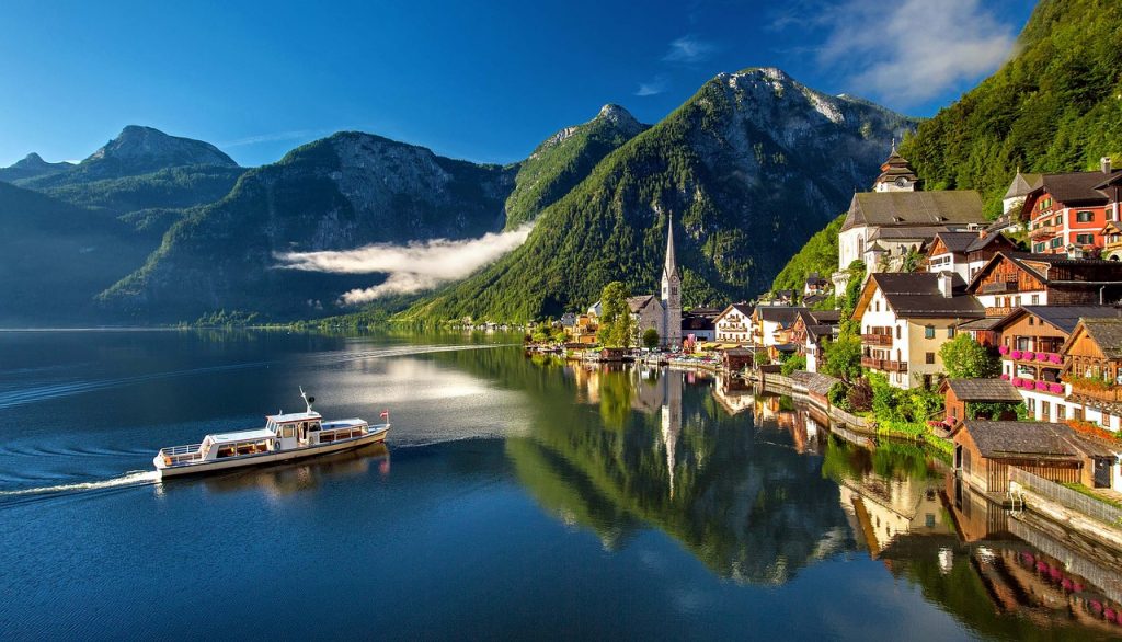 Austria : elegant coffee houses