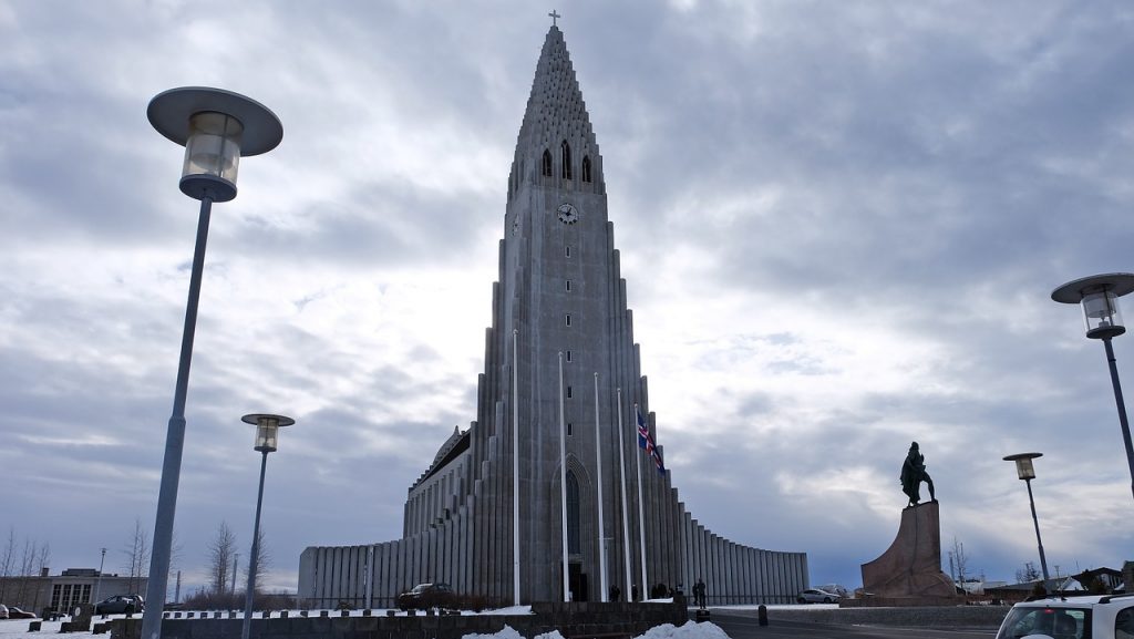 Popular churches in Europe :HALLGRÍMSKIRKJA, REYKJAVÍK