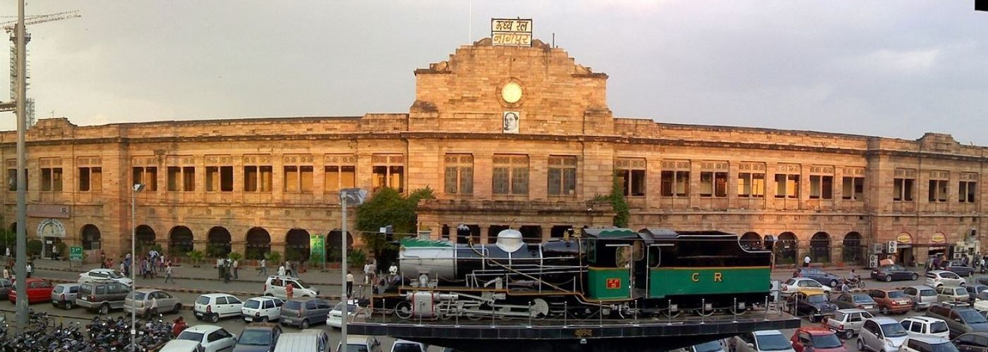 10 Biggest Railway Stations In India By Platforms And Crowd