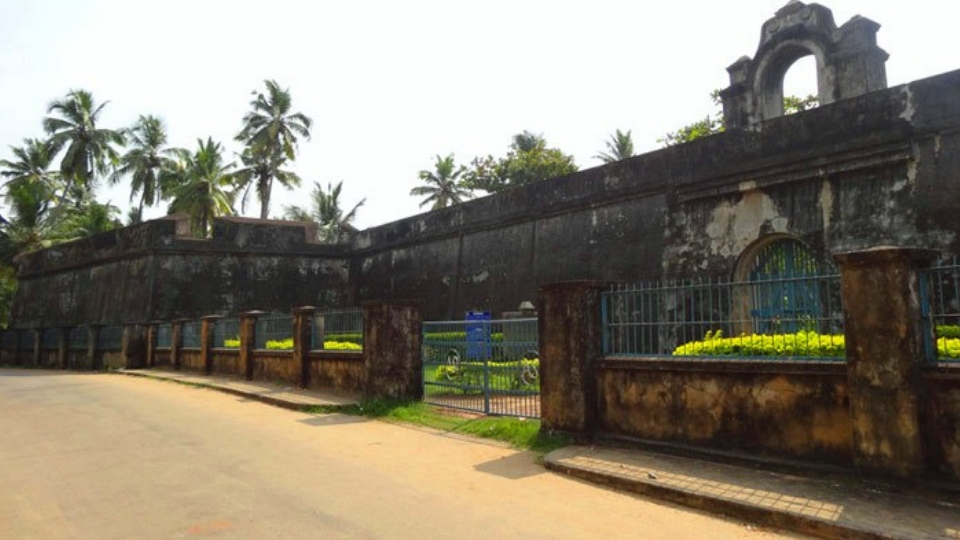 Anjengo Fort; Places to visit in Varkala