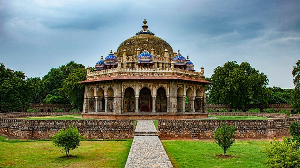 Isa Khan's Tomb; Places to visit in Delhi