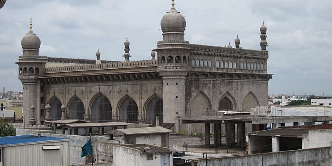 Mecca Masjid; Places to visit in Hyderabad