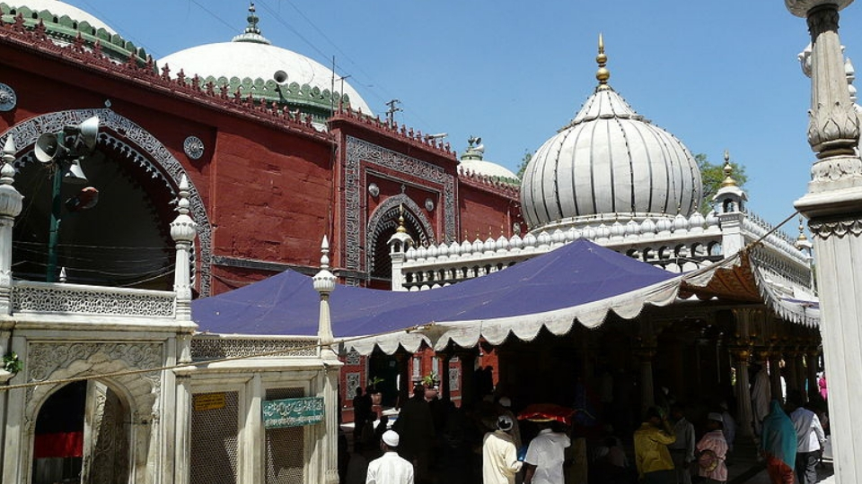 Nizamuddin Dargah; Places to visit in Delhi