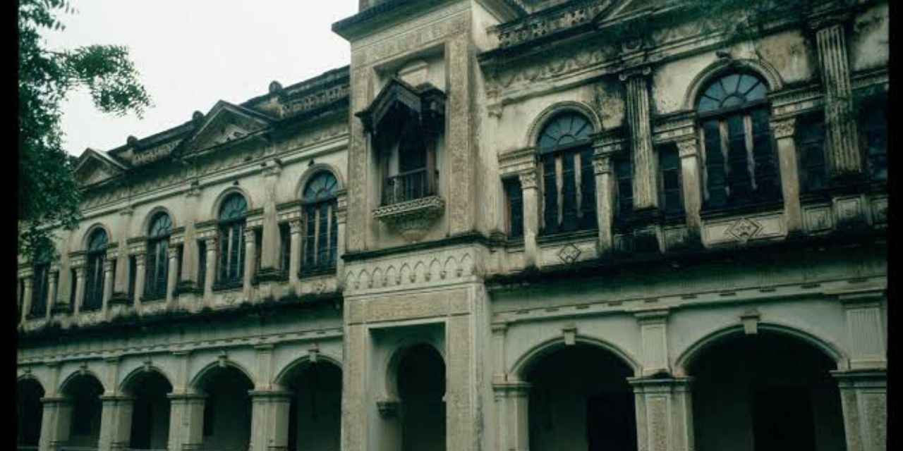 Purani Haveli; Places to visit in Hyderabad