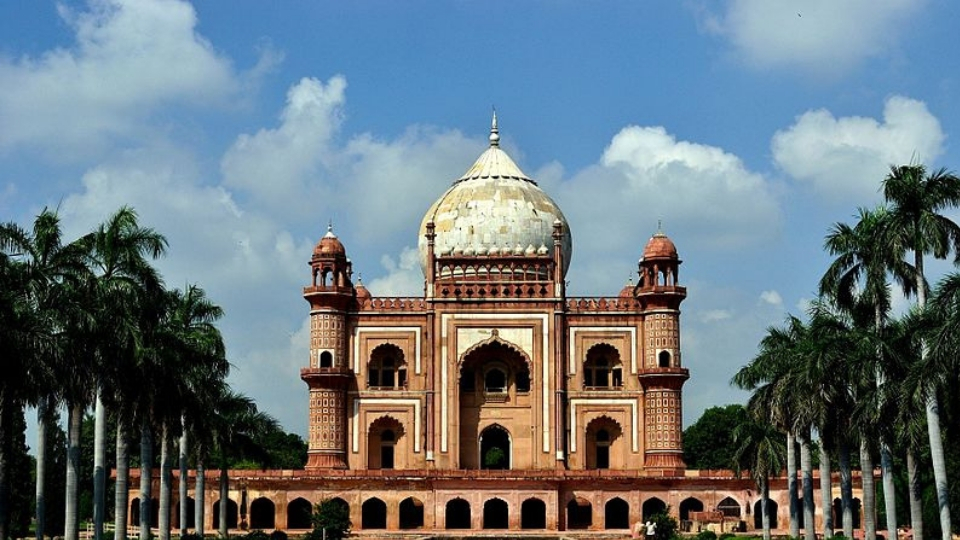 Safdarjung's Tomb; Places to visit in Delhi