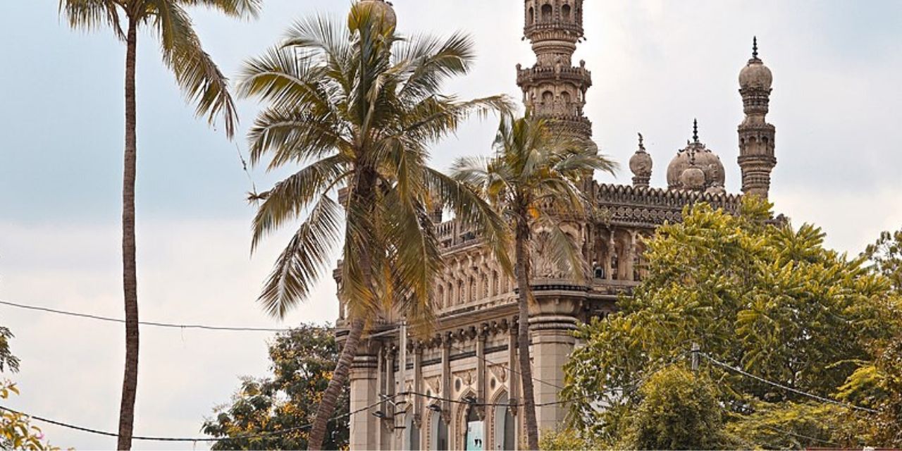 Toli Masjid; Places to visit in Hyderabad